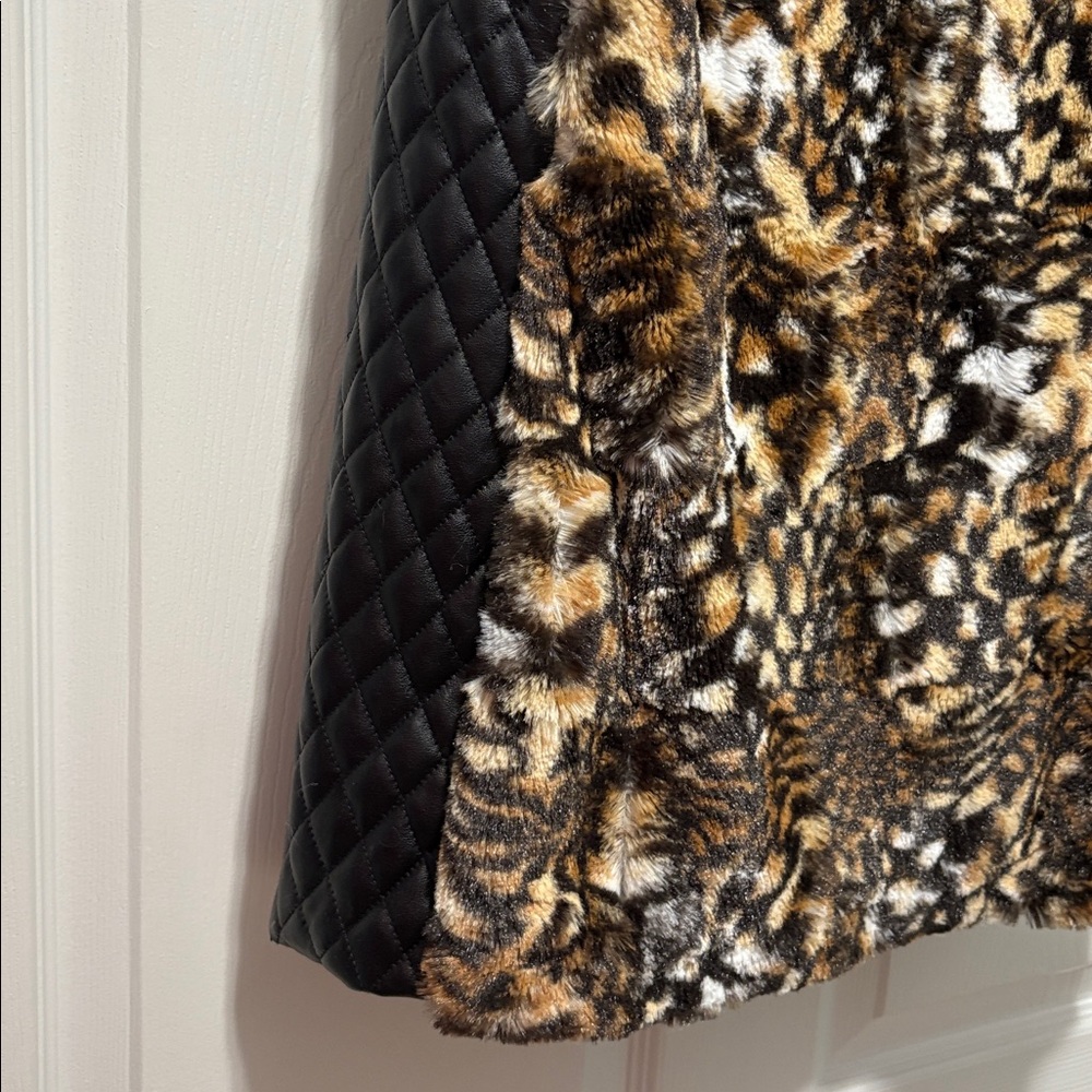 Adrienne Landau Brown and Black Faux Fur Vest - Picture 6 of 14